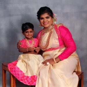Aranthangi Nisha Instagram - இனிய பிறந்தநாள் வாழ்த்துக்கள் அன்பு மகளே, என் வாழ்க்கையில் அர்த்தம் தந்தவள் நீ, எனக்கு இன்னொரு தாயும் நீ, வாழ்க்கையில் எல்லா செல்வமும் பெற்று நீ வாழ்வதற்கு என்னுடைய வாழ்த்துக்கள் தங்கமே....