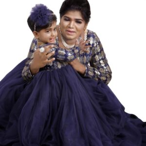 Aranthangi Nisha Instagram - இனிய பிறந்தநாள் வாழ்த்துக்கள் அன்பு மகளே, என் வாழ்க்கையில் அர்த்தம் தந்தவள் நீ, எனக்கு இன்னொரு தாயும் நீ, வாழ்க்கையில் எல்லா செல்வமும் பெற்று நீ வாழ்வதற்கு என்னுடைய வாழ்த்துக்கள் தங்கமே....