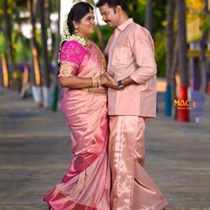 Aranthangi Nisha Instagram - என் வாழ்கையில் நான் என்ன செய்தாலும் எனக்கு பின்னால் எப்பவும் நிழலாக என்னையும் என் கனவையும் சுமந்து நிற்கும் என்னவனோடு கரம் கோர்த்து 13 ஆண்டுகள் ஆகிவிட்டது.... வாழ்த்துக்கள் tangameeee coustume: @lakshmiboutique2021 @sreekamakshisilk makeup and hair: @mac3makeoverstudio blouse : @suda_rii  photo pic: @jaihindh_photography