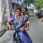 Aranthangi Nisha Instagram - ரஜினி சார், குஷ்பு mam, Chitra mam, S.B.B sir, Deva sir, எல்லாரும் மன்னிச்சிடுங்க, என்னை ஏத்துக்கிட்டு எல்லாம் சைக்கிள்ல போக முடியுமா, நமக்கு குட்டி யானை தான்...... @khushsundar @kschithra @rajinikanth @ungaldevaoffl