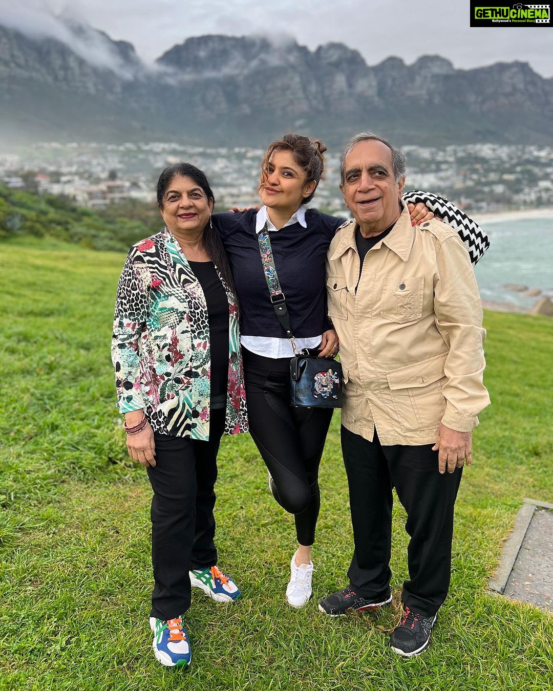 Archana Instagram - My favvvv existence truth …. TO BE THEIR DAUGHTER . . . #daughters #daughtersday #beti #🩷
