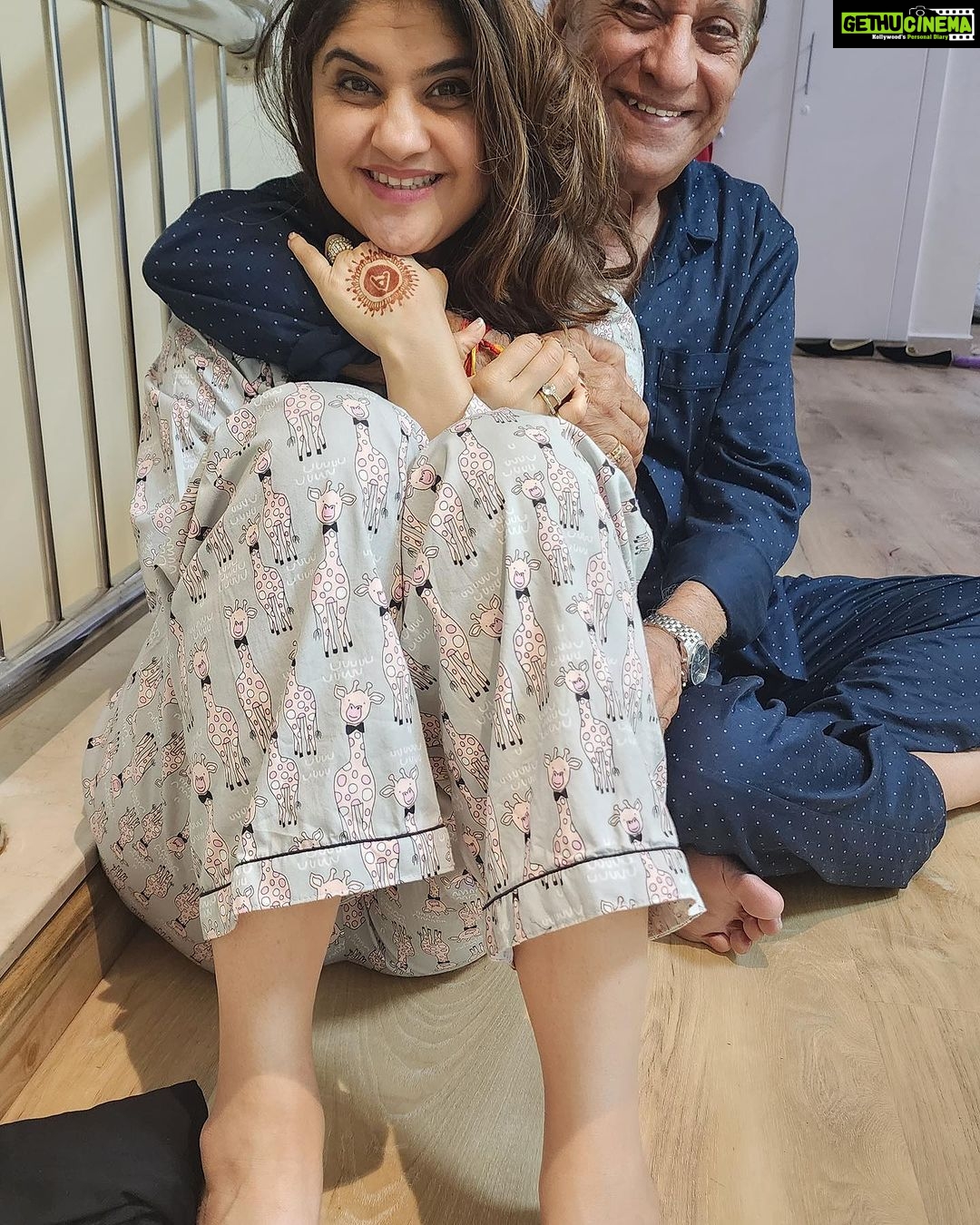 Archana Instagram - My favvvv existence truth …. TO BE THEIR DAUGHTER . . . #daughters #daughtersday #beti #🩷