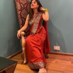 Archana Instagram – Naniji ji ki saree 
Lagee sabko pyaaree
:)