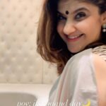 Archana Instagram – Chandrayaan ki khushi mein 
.
.
.
#saree #desigirl #desi #silk #indian #india #mumbaigirl #mumbai #radiocity #marathi #swapnilbandodkar #chaand #moon #historic #jaihind Radio City