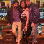 Archana Instagram - A night to remember 💯 🍺 💗 👧 👦 👧 👦 . . . #beer #cheer #family #togetherness #gratitude #grateful #southafrica #capetown #nightout #bro #sisterlove #memories #nighttoremember #chuglife #sogood