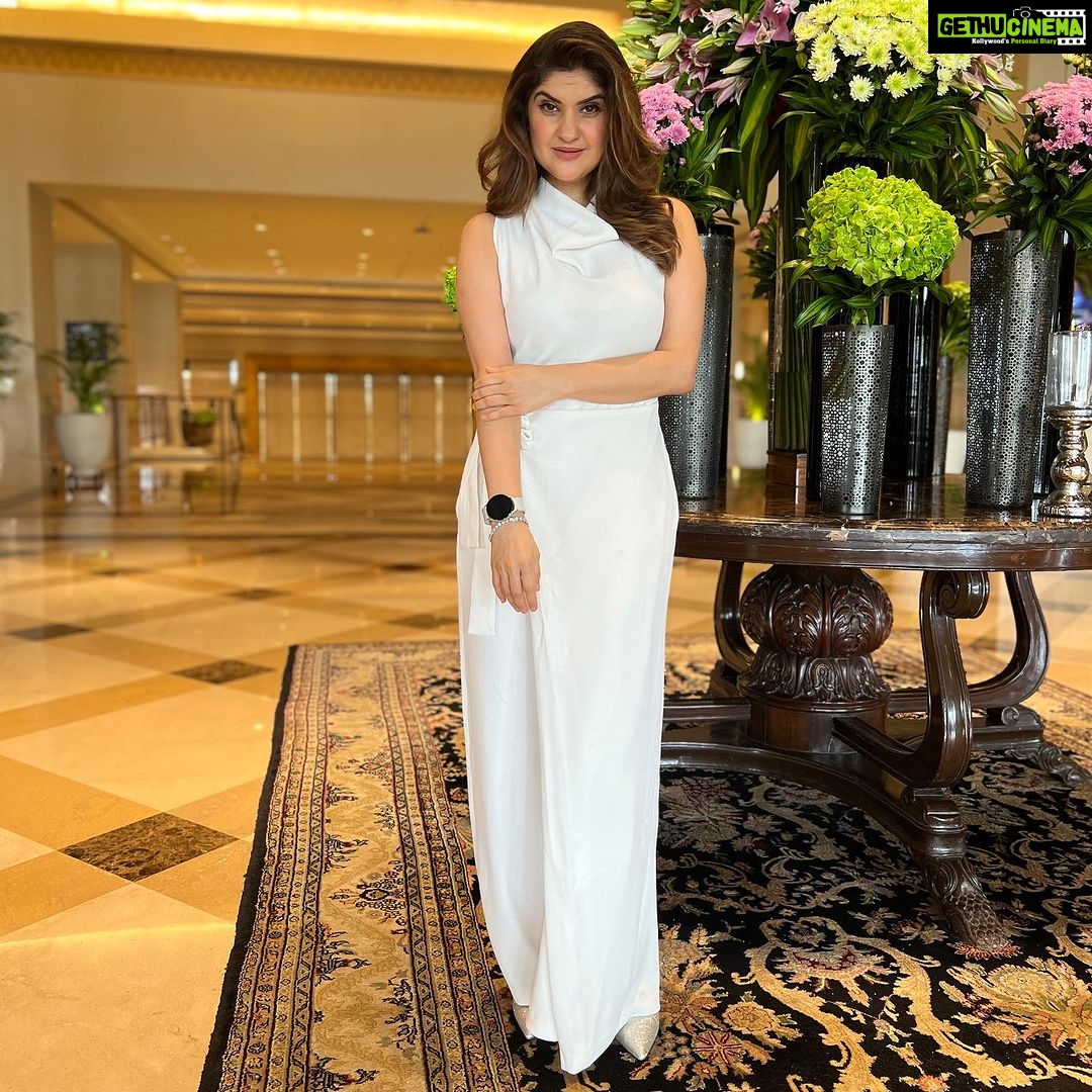 Archana Instagram - Coz #white is all #colors in one …. Too see who gave me this great look … go to the last two slides :D Wearing @zara Hair @sundarampandey MUA @ayazkhan5621_ Event @vedarehabandwellness new app @letsgethappi . . . #host #applaunch #mumbai #host #event #mumbai #letsdothis JW Marriott Mumbai Juhu