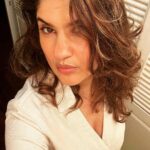 Archana Instagram - In my #walkincloset . . . #iphone14 #pro #shotoniphone #home #selfie #mirrorfie #walkinwardrobe #preshoot #clickclick