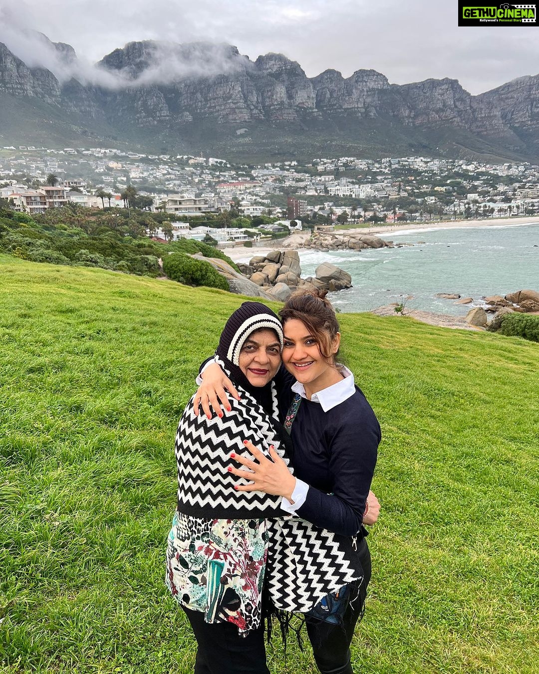 Archana Instagram - The diva to the deviiiii(s) & fulll famjam in a beauty of #capetown Cape Town, Western Cape