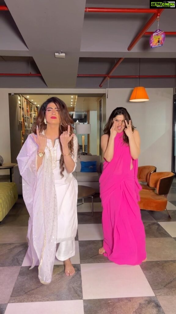 Archana Instagram - Love love LOVE YOUUUUUUUUUUUUUUUUU Rani-KoheNur YOU ARE EVERYTHING GOALS & I am super proud to just be in your orbit … hovering around hahahahhaha … may we sing dance & celebrate art music & all things creative & liberated! What a force you ARE!!!!! More power & that heart can’t get bigger really so stay the way you are! #happybirthday