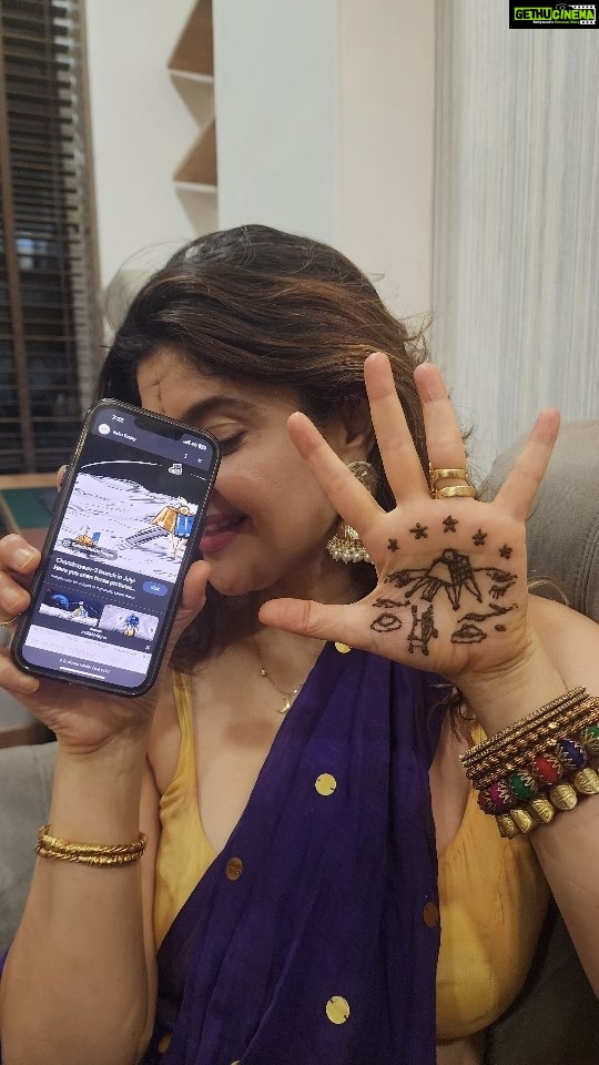 Archana Instagram - Happy Teejri aka Sindhi karvachauth! Celebrating the moon within our reach with @chandrayan_3 thanks to @isroindiaofficial @isro.in 🌚🚀✋️ #teejmehendi #moonlovers #karvachauth #chandrayaan3 #isro #teejspecial #vikramlander #proudindian