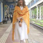 Archana Instagram – Hamari bahu #alka vibes 😂
.
.
.
#train #railway #mumbai #shoot #radiocity #matunga #allwoman #loveit #love #yellow #desi #indian #ilovemyindia #india
