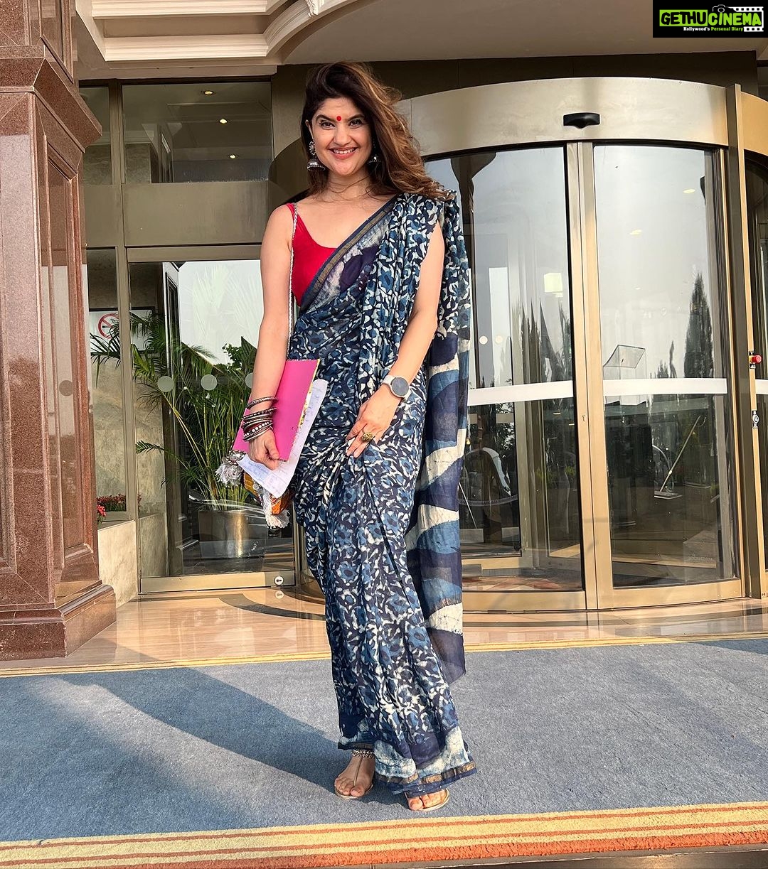 Archana Instagram - Such an earthy chat with a creator who has made such rich VARIED content for us #chillarparty #dangal #chichore #bawal his love for #children #cinema #writing all at parπππ―πΌ @niteshtiwari22 ji aap badhiyaaaaa NAHEEN SUPER BADHIYA INSAAAN hain π«π―πβοΈπ . . . #masterclass #bollywoodhungama #chitchat #letstalk #films #bollywood #niteshtiwari #sogood hee Taj Lands End, Mumbai