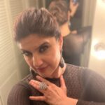 Archana Instagram – I think main #junglee hee achee hoon!
💄 @the_colour_pallete 
Hair @sundarampandey 
👗 @worldofasra 
💎 @azotiique 
.
.
.
#bollywoodhungamaottindiafest #mumbai #ott #awards #worldofasra #black #blackisbeautiful #gown #ootd #style #fashion #poser #pose Seven Bungalows