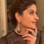 Archana Instagram – I think main #junglee hee achee hoon!
💄 @the_colour_pallete 
Hair @sundarampandey 
👗 @worldofasra 
💎 @azotiique 
.
.
.
#bollywoodhungamaottindiafest #mumbai #ott #awards #worldofasra #black #blackisbeautiful #gown #ootd #style #fashion #poser #pose Seven Bungalows