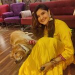 Archana Instagram - What a night & how utterly BLESSED we were to have witnessed What we did 💯🧿🌟🥹🤩 THANK YOUUUU @shivammahadevan @siddharth.mahadevan @sangeeta.mahadevan & our darling @shankar.mahadevan CANNOT THANK YOU & ur warmth enough to reinstate all our collective faith in humaneness over LEGENDARY Star status that you own … it is beyond belief how consistently over the years your smiles love and warmth has stayed THE SAME… 🙏🙏🙏🧿💯🤩🤗🤗🤗 . . . #grateful #blessed #humbled #goals #mahadevans #sadhavilla Vashi Haveli..!!