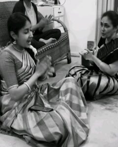 Archana Jois Instagram - परित्राणाय साधूनां विनाशाय च दुष्कृताम् | धर्म-संस्थापनार्थाय संभवामि युगे युगे || 4-8 ||

For the protection of good, for the destruction of the wicked & for the establishment of righteousness, I'm born in every age! 
.
Hope y'all had a blessed Janmashtami! ☺️