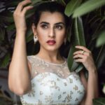 Archana Shastry Instagram - A calmer mind reflects into clear thoughts The Chaos and mess around you should stay untouched!!!! A constant reminder to oneself to not let the mess around us to affect us .... Staying consistent in what Eva we pursue is the key !!!! #calmermindhappierthoughts #consistency
