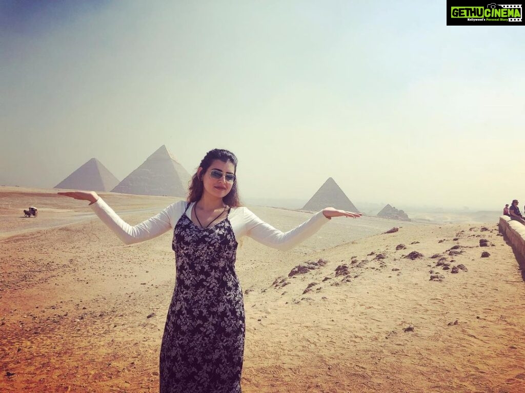 Archana Shastry Instagram - Here’s offering u guys ..... the #pyramidsofgiza #throwback #hindimovie