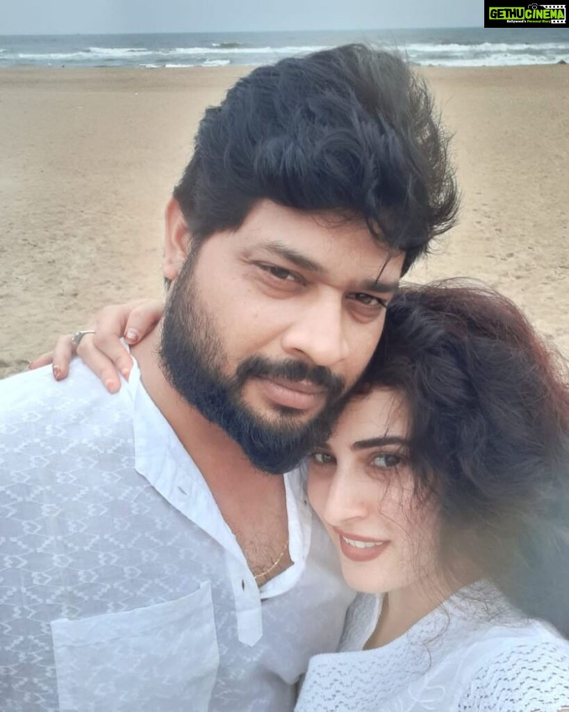 Archana Shastry Instagram - To celebrate love and life !!!! To hold on to each other during testing times ..... to remember the promises made ..... to really make that effort to understand and accept ...... to protect and Sheild each other .....love , a bondage of responsibility and respect. A bond that needs to be celebrated everyday 🤗 . Happy Valentine’s Day ❤️✨🎂 #happyvalentinesday #archanashastry