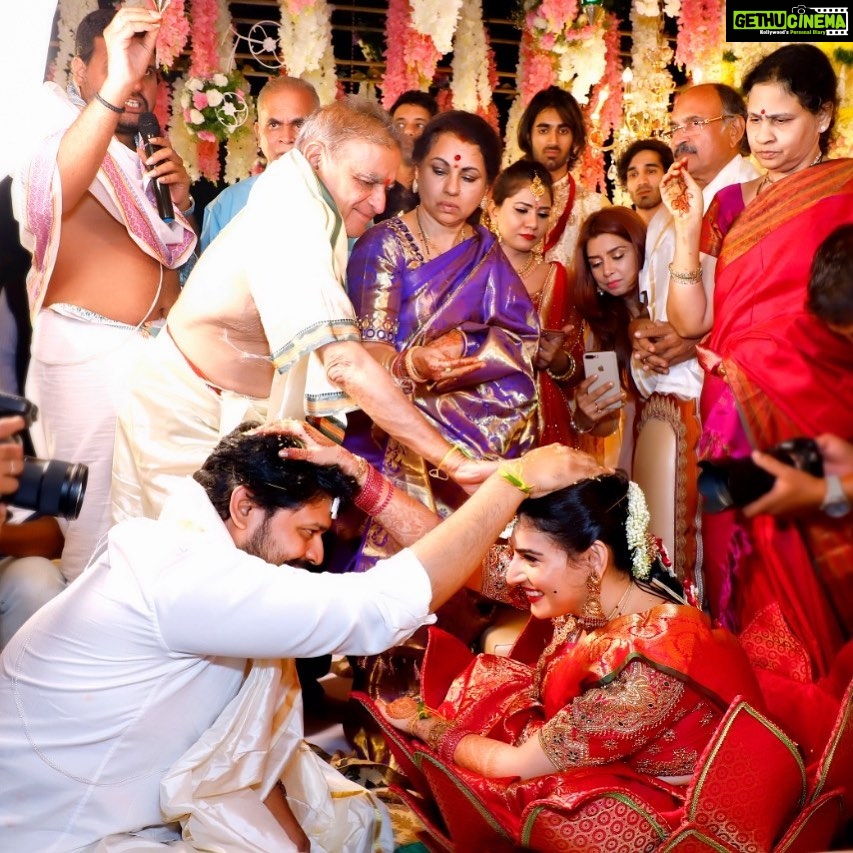 Archana Shastry Instagram - ❤️🧿✨ My family and my friends in one pic !!!! CAPTURING A MOMENT!!!!!