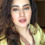 Archana Shastry Instagram - Loving this light !!!! Mua @makeupdairies_by_neelu