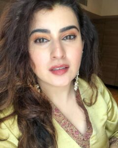Archana Shastry Instagram - Loving this light !!!! Mua @makeupdairies_by_neelu