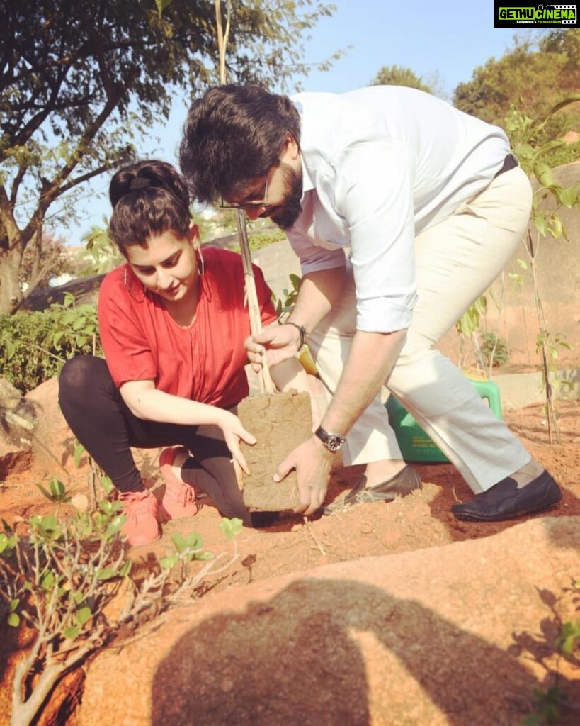 Archana Shastry Instagram - Pure happiness was what we felt accepting this challenge #GreenindiaChallenge From @deepthi_vajpeye_tv9 and planted 3 saplings. Further I nominate @madhumithasivabalaji @nehaamishra @namanshaw @prachithaker_official @iamashimanarwal @nandaa_actor to plant 3 🌱 to take up the challenge 🌱🌳. I thank @MPsantoshtrs garu for this great initiative