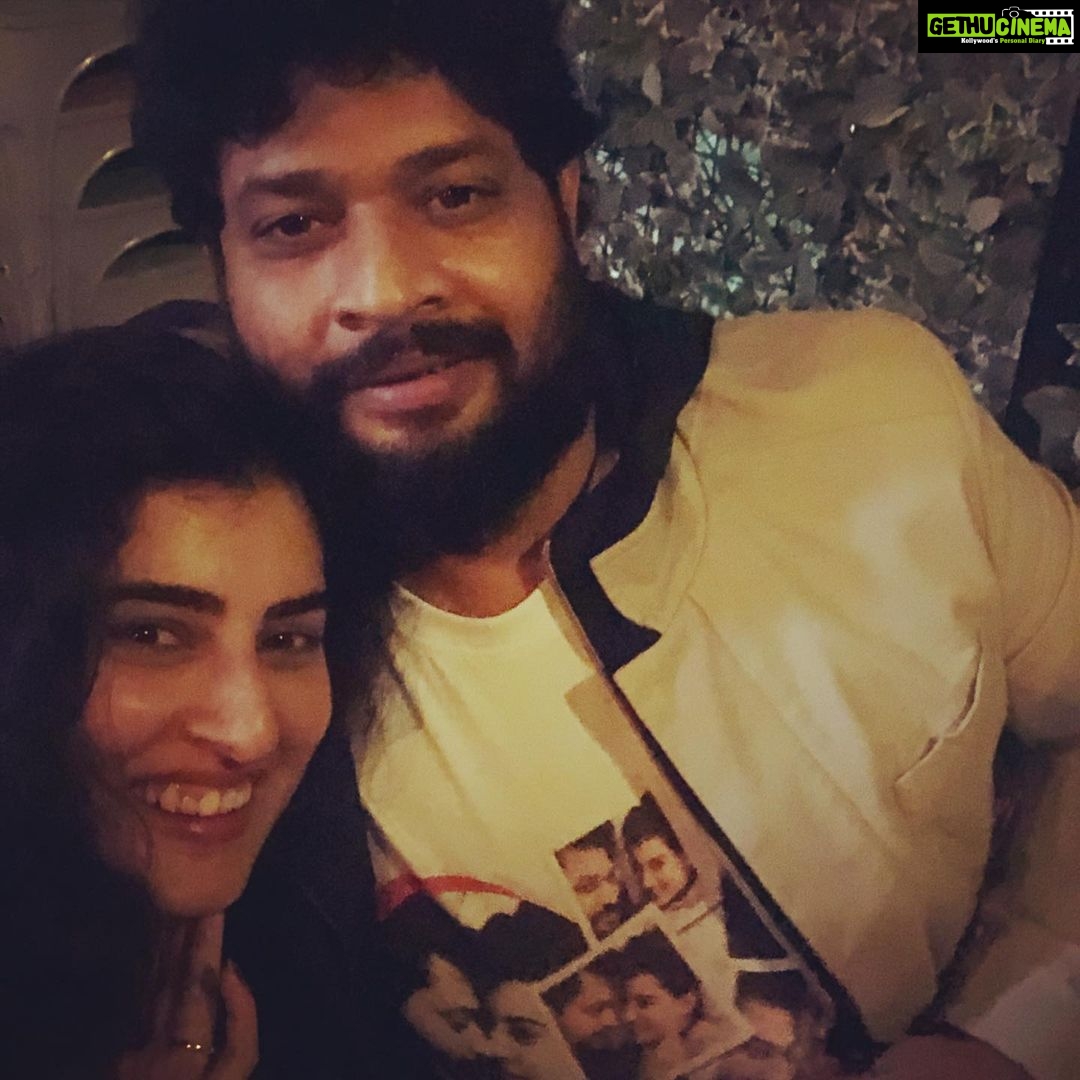 Archana Shastry Instagram - And finally moving Away from 2020 ..... entering into new hopes and new smiles !!!!! But surviving 2020 has been a true learning experience..... lots to learn and loads of wisdom ..... at the end happiness and happy minds it is !!!!!! What matters is we all have to smile through....... lots of strength and power and here’s wishing u all a HAPPY NEW YEAR 2021 #happytimesahead The Moonshine Project