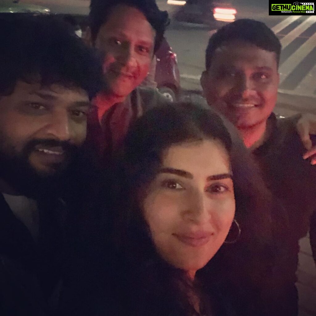 Archana Shastry Instagram - And finally moving Away from 2020 ..... entering into new hopes and new smiles !!!!! But surviving 2020 has been a true learning experience..... lots to learn and loads of wisdom ..... at the end happiness and happy minds it is !!!!!! What matters is we all have to smile through....... lots of strength and power and here’s wishing u all a HAPPY NEW YEAR 2021 #happytimesahead The Moonshine Project