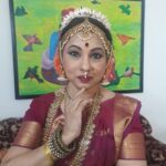 Archana Shastry Instagram - I Woke up really early and surprised myself as I did her hair and make up for her performance and she looks sooo gorgeous ❤️ 🧿 #nofiltersneeded #mommiedearest My mom’s dance performance today..... offering her tribute to her beloved teacher SHOBHANAIDU GARU 🙏🏻 Happy to see mom perform for her guru ..... and huge respect to SHOBHANAIDU garu 🙏🏻. Teacher we miss you
