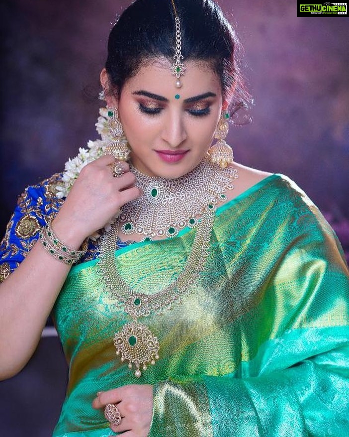 Archana Shastry - 13.7K Likes - Sarees and jewellery...... āØ
Beautiful diamond bridal š„°Jewellery @kalasha_finejewels
Saree @sirishareddyofficial
By @marksmediacommunications
Photography @durga_wedlock.
#archanashastry
