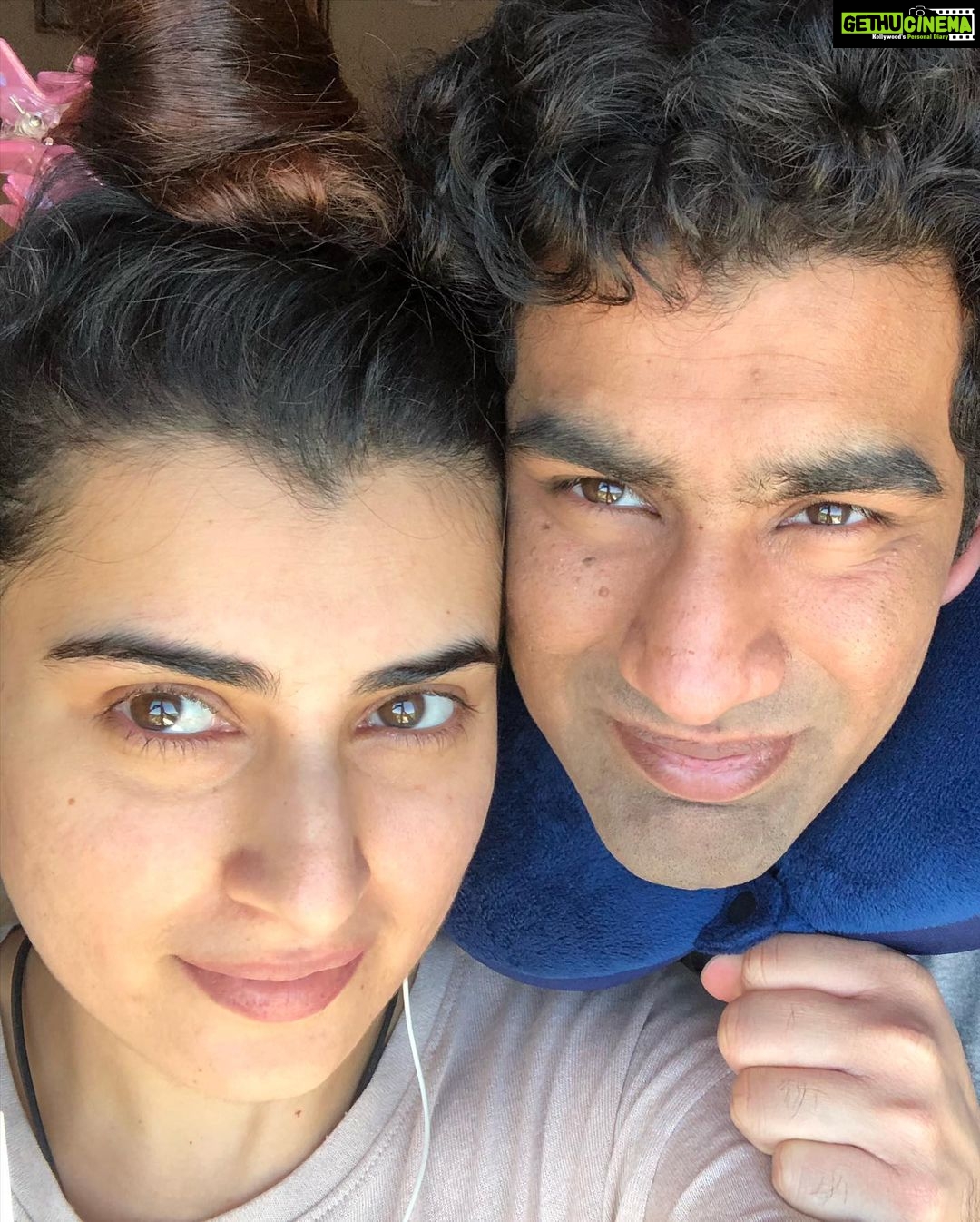 Archana Shastry Instagram - Akka blesses 🙌🏻u Santosh with happiness,glory , longevity, success and prosperity my little brother….. will always bless u and love u …… happy rakshabandhan ❤️🧿