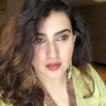 Archana Shastry Instagram - Loving this light !!!! Mua @makeupdairies_by_neelu
