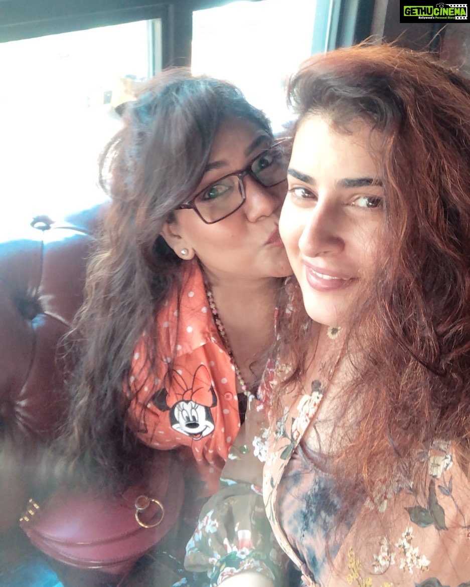 Archana Shastry Instagram - Was so happy seeing u @jayanthi.jadez after almost 2 years ❤️#bestiebuddy Now u are a mommie to a lovely baby girl 👧 🧿❤️and that truly called for this celebration my love #happymoments Wishing you loads of positivity and happiness dearie