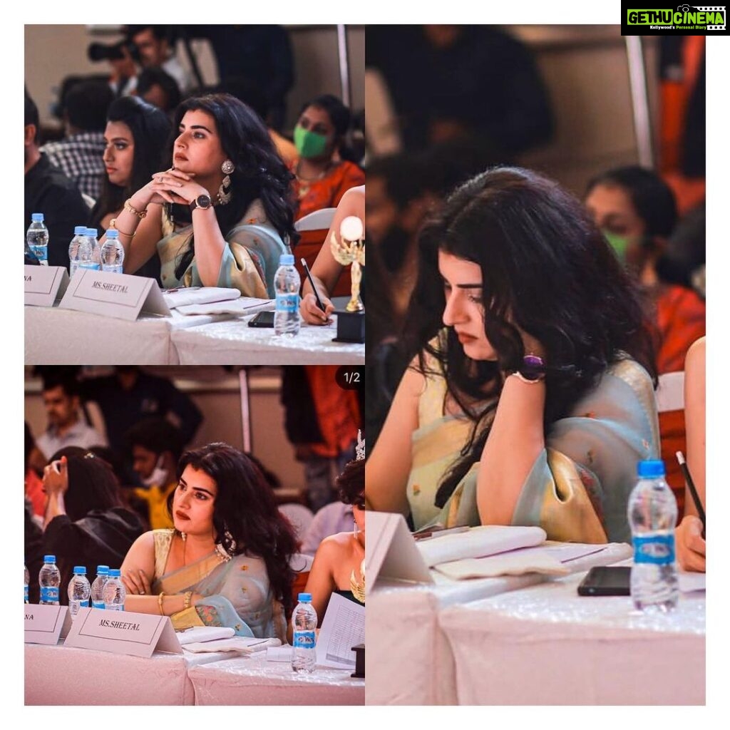 Archana Shastry Instagram - Looking over and trying to judge 🧐lol Photography @akfotography_ Judging women of different age groups was indeed tough!!!! But what was worth the whole evening was the thought that every woman believed in her own identity and displayed utmost confidence . Very inspiring it was ...... #archanjagadeesh #archanashastry #saree #womenwholovesaree Radisson Blu Plaza Hotel Hyderabad Banjara Hills