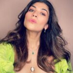 Archana Vijaya Instagram - Let’s enjoy this jawline while it’s still there !!!! 😝😂 #iykyk