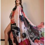 Archana Vijaya Instagram - Don’t be afraid . 😊 Thank you @youandimag and @kirloskar for sharing a part of my supposedly “geriatric” pregnancy journey with you all ! 😉😝 It certainly was trying, heart wrenching, beautiful and hilarious all at the same time ! 😆💯 I have been penning or shall I say typing my thoughts and story in the last nine months…. More on that later ! For now, hope you enjoy this read and it inspires women everywhere to not be afraid, follow your heart, and keep walking. Upwards and onwards folks. 😊♥️ Photography - @goldenblush