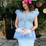 Archana Vijaya Instagram - 33 weeks pregnant and trying to dress in theme, all thanks to @rohitgandhirahulkhanna ! Alice in Wonderland 🌸🍼🍄♥️🍬🐰