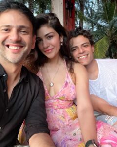 Archana Vijaya Instagram - Happy happy birthday @prateek.klove !!! Love you long long time ! 

Stay blessed and crazy as you are, and may the good times never stop !! 💕🌊🌴☀️
