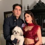 Archana Vijaya Instagram - First there were 3, and then we became 4 ! 😆🎈 We still haven’t managed to get a picture of the 4 of us, 🙄 but life is a wonderful, hectic journey, and I’m so glad I get to share it with you my love. 💕 Through thick and thin we walk together, aspiring for a tomorrow that is always better. 💯 Sometimes it’s hard, there maybe a lull, most of the time though it’s fun, and surely never dull ! 🥳 Thank you for everything you do…. Well mostly ! 😝😉 And now that you are my baby daddy, let’s enjoy this most joyous adventure together ! I love you . Happy anniversary husband! ♥️🥰😍