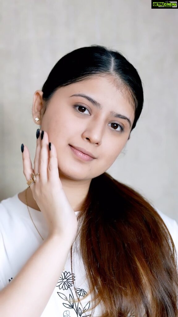 Arishfa Khan Instagram - Sharing My Skin Care Secret with you’ll today! @simpleskincareindia Moisturising Facial Wash 💦 When it comes to my skin, I choose wisely. This facwash is my go-to, especially for my sensitive skin. No harsh chemicals here, just pure care. Watch as it works its magic, leaving skin soft and smooth, just like mine. Ready to glow? Your skin deserves this! #Ad #simple #SkinCareSecrets #NaturalGlow