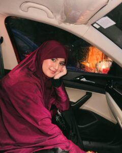 Arishfa Khan Instagram - Kuch to chahat hogi
In barishon ke boondon ki,
Warna kaun girta hai is zameen par
Aasmaan tak pahunchne ke baad.♥️🥀🌧️

New YouTube video is out. Go and watch✨