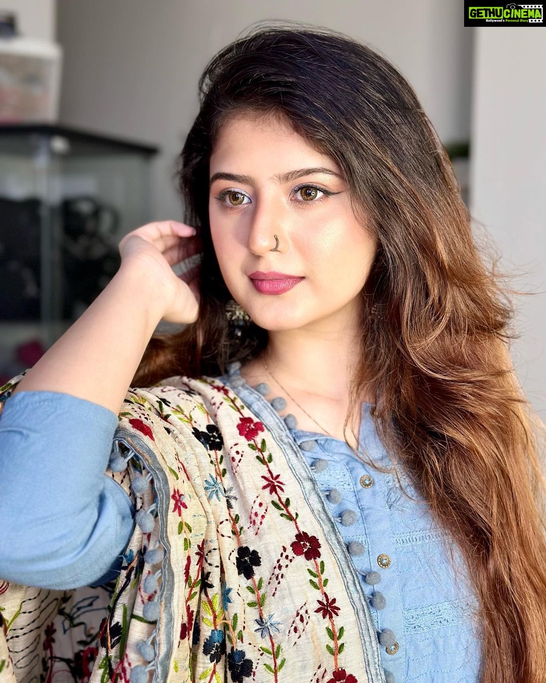 Arishfa Khan Instagram - Let your soul glow🤍❄️✨