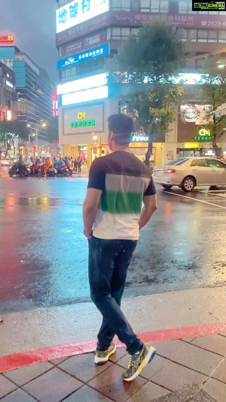 Arjan Bajwa Instagram - Taipei Nights …. Taiwan vibe … . .. . . . . #arjanbajwa #bollywood #actor #actorslife #taiwan #taipei #reels #reelsinstagram #reelsindia #viral #mood #traveldiaries #mensfashion #entertainment #showtime #celebrity #menshair #mensphysique #instalike #instadaily #cinema #photography #lookoftheday