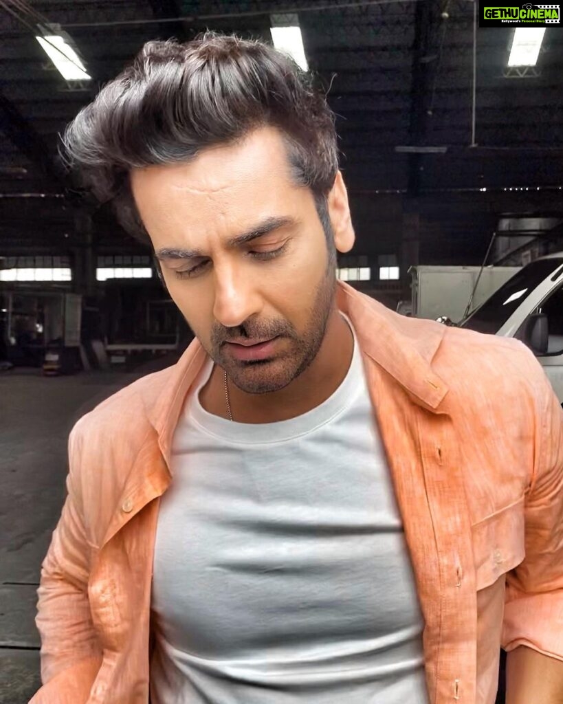 Arjan Bajwa Instagram - Mood and shade of pastels. . . . . . #arjanbajwa #bollywood #actor #actorslife #photooftheday #lookoftheday #entertainment #showtime #showbiz #shooting #motivation #reels #instadaily #mood #viral #mensfashion #menshair #saturday #vibes