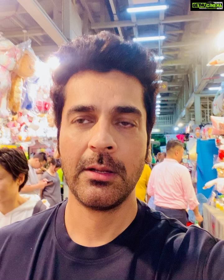 Arjan Bajwa Instagram - Travel is the healthiest Addition… . . . . . . . . #arjanbajwa #travelphotography #traveldiaries #taiwan #taipei #bollywood #actorslife #entertainment #showtime #instatravel #viral #mood #reels #reelsindia #nightmarket #tourist #saturday #saturdayvibes