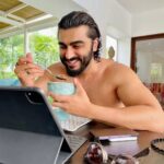 Arjun Kapoor Instagram - Life is short, make your weekends long... #longweekend #mood #photodump