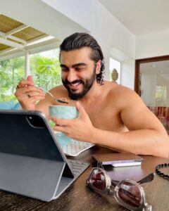 Arjun Kapoor Instagram - Life is short, make your weekends long...

#longweekend #mood #photodump