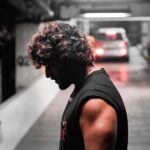 Arjun Kapoor Instagram - Har baar Hero-Giri nahi hai zaroori 😉 Swipe right to see Gautam in his element ➡️🦹🏻‍♂️ #1YearOfEkVillainReturns #HappyVillaintinesDay