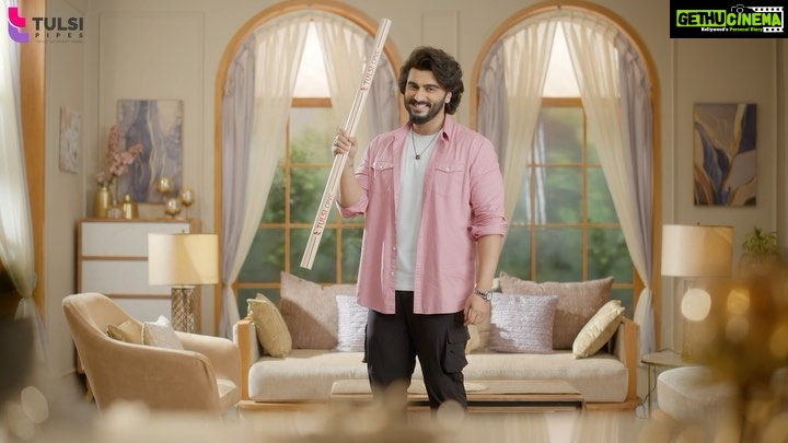 Arjun Kapoor Instagram - Bringing to you the perfect home plumbing expert - @tulsipipes , jo rahe leakage free taaki aap rahe tension free. Follow for more info : https://linktr.ee/tulsipipes #tulsipipes #tulsigroup #tulsiextrusions #durability